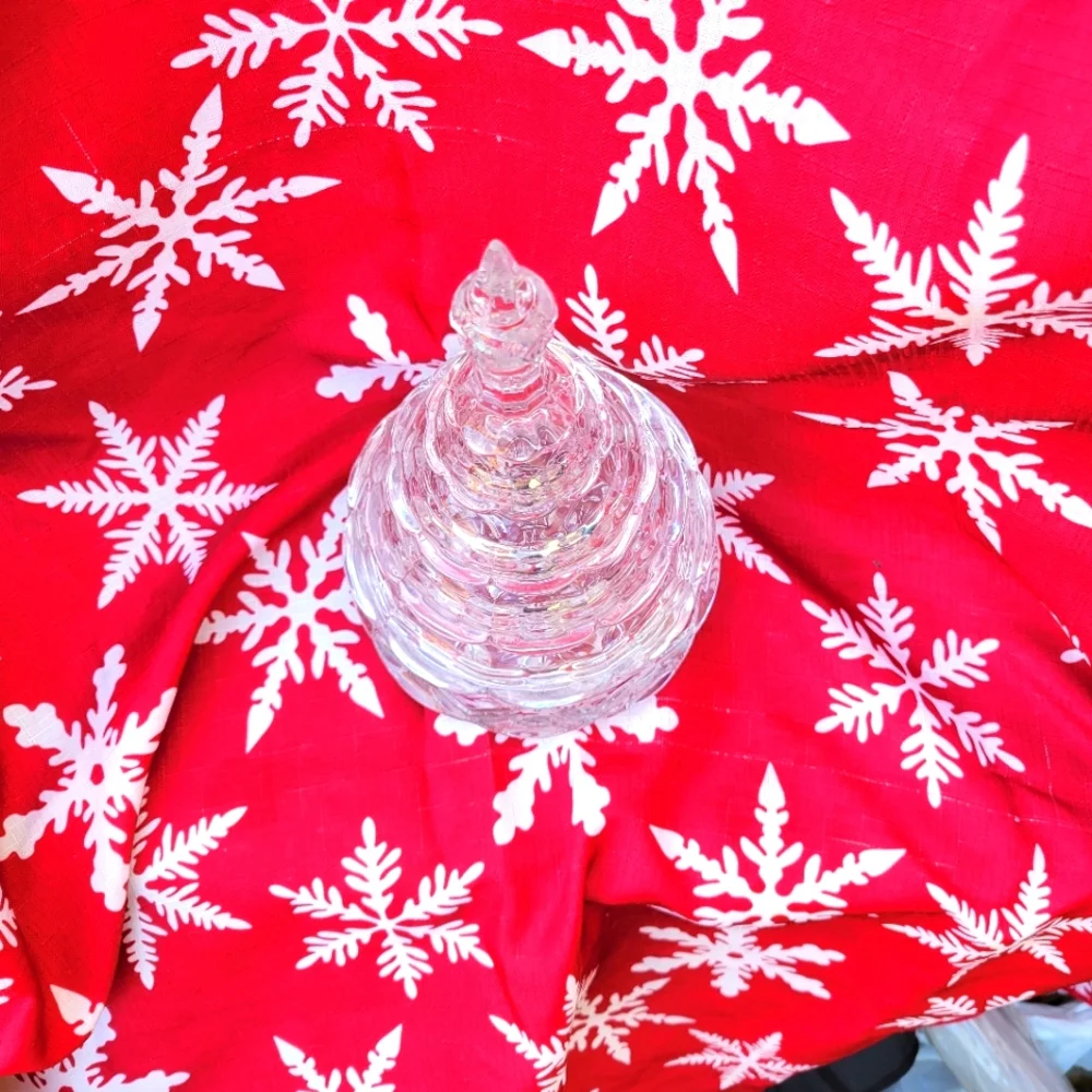 Noel by Fifth Avenue Crystal Lidded Christmas Tree 10.5 inches tall - Picture 2 of 5